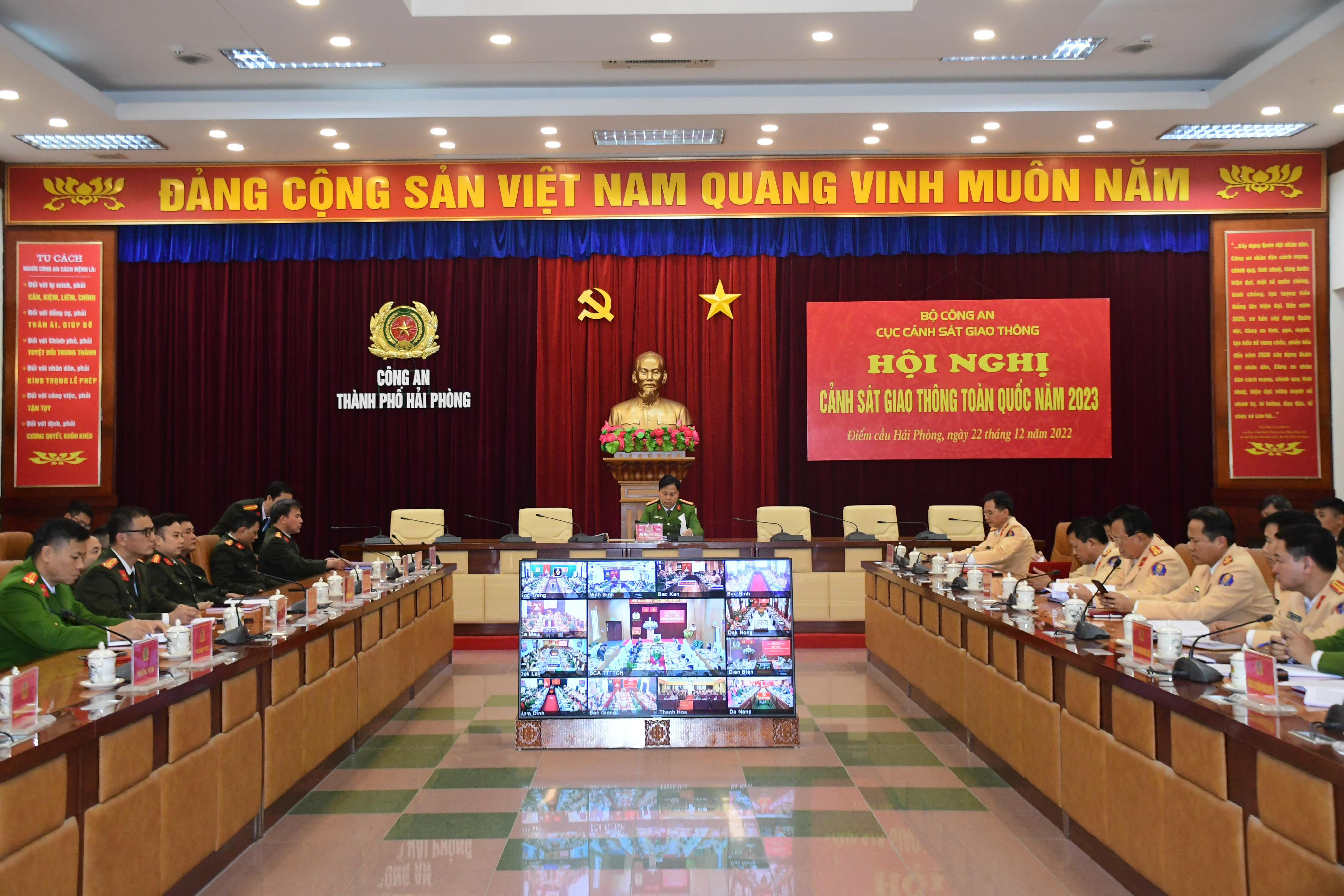 Tập trung xử lý các hành vi vi phạm về nồng độ cồn, tốc độ, xe quá khổ, quá tải